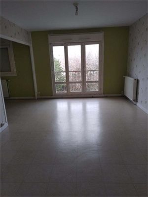 t5 à la location -   10200  BAR SUR AUBE, surface 82 m2 location t5 - UBI461640035